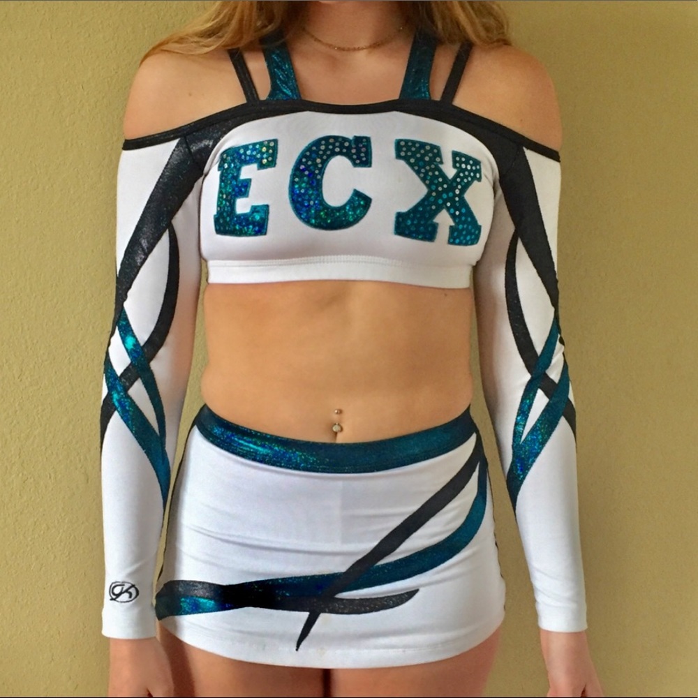 Cheerleading uniform